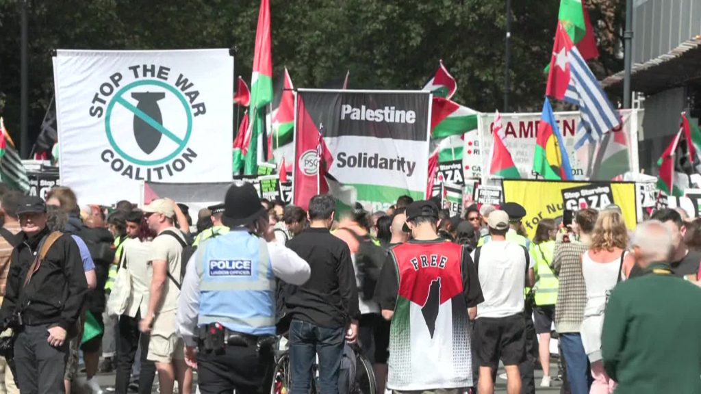 الآلاف يتظاهرون في لندن دعماً لفلسطين ورفضاً لاستمرار العدوان على غزة