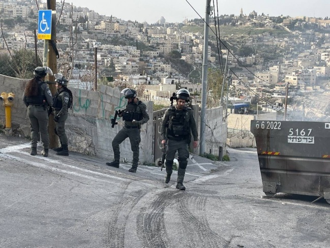 محافظة القدس: انسحاب العدو الصهيوني من قلنديا وكفر عقب بعد عدوان استمر يومين