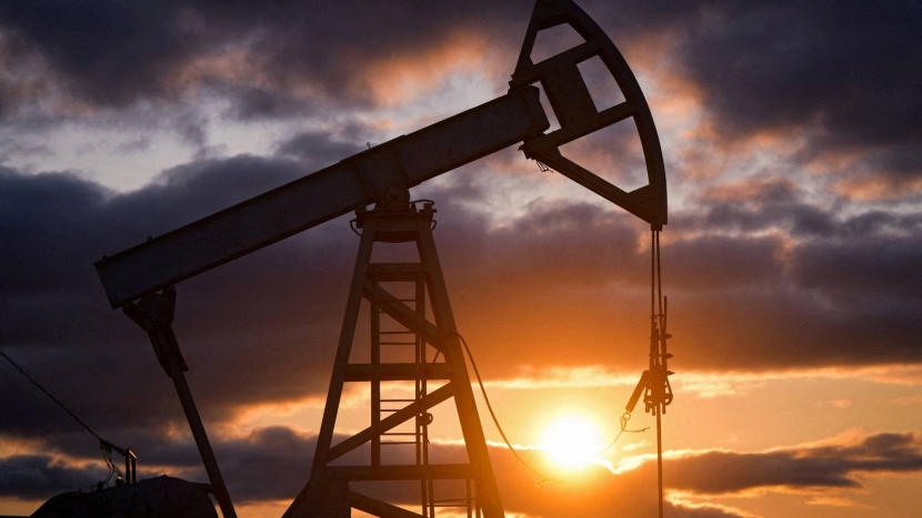 النفط يصعد بعد الاتفاق التجاري الأمريكي الأوروبي