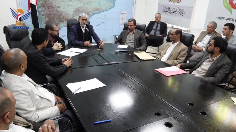  مفتاح يناقش تطوير أداء القطاع الصحي