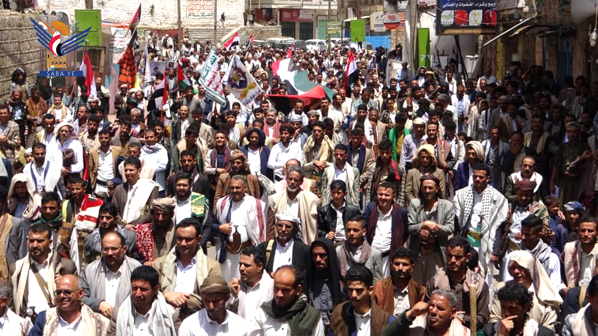 أبناء المحويت يحتشدون في 71 ساحة تحت شعار "ثابتون مع غزة.. رغم أنف الأمريكي وجرائمه"