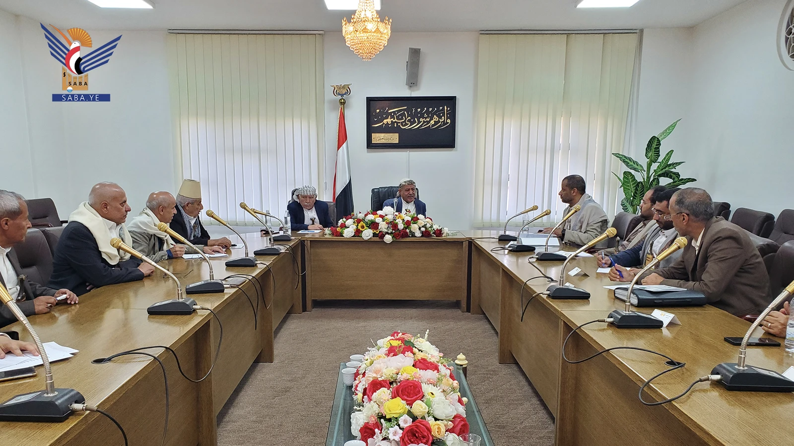 رئيس مجلس النواب يترأس اجتماعاً للجنة التنمية والنفط وقيادات وزارة النفط وهيئة المساحة الجيولوجية