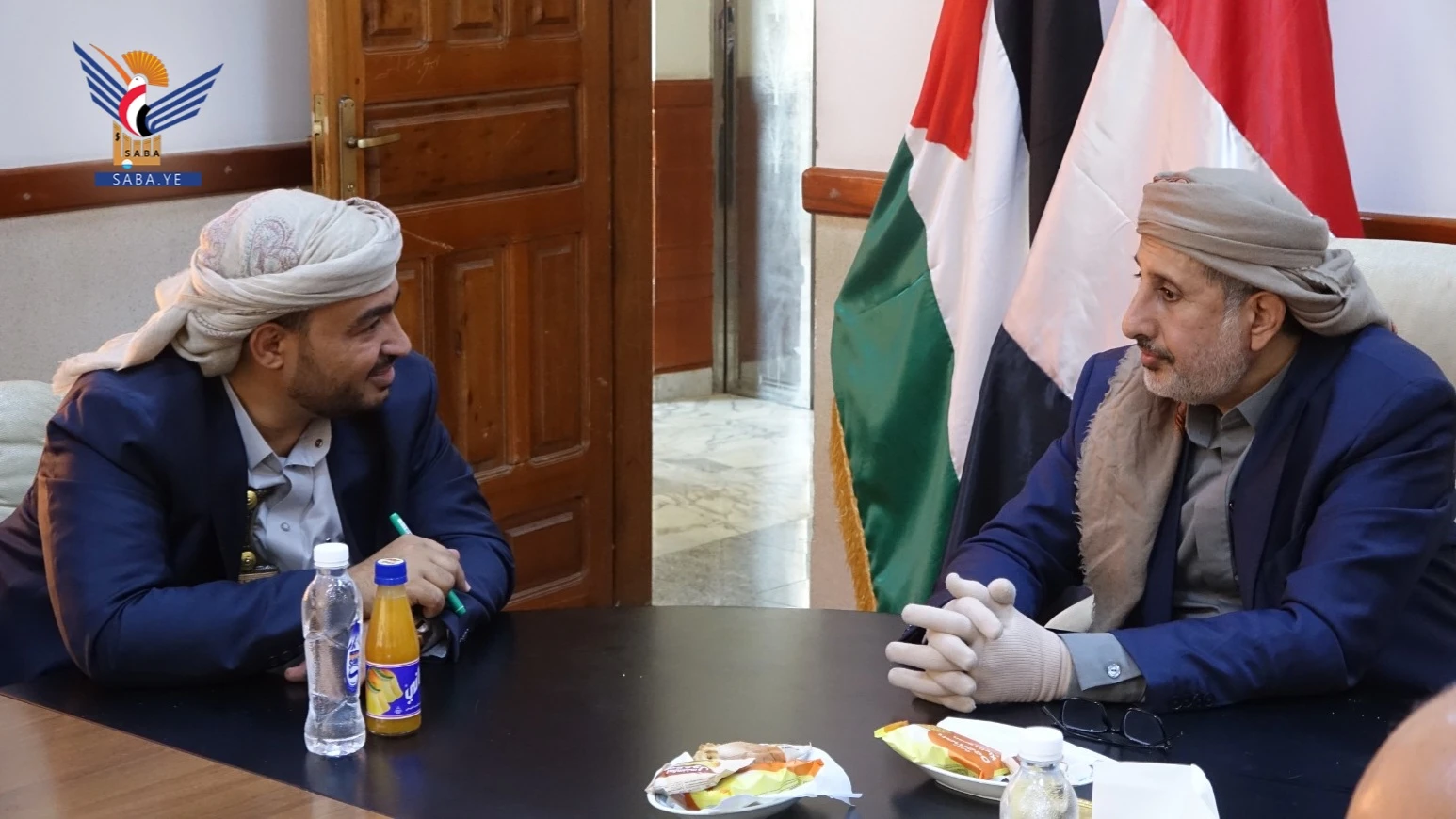 مناقشة سبل تعزيز التعاون بين وزارة النفط وهيئة الزكاة