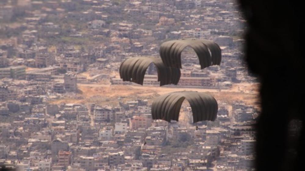 مسؤولة أمريكية بإدارة الكوارث: المساعدات الجوية الأسلوب الأكثر ظلمًا لإيصال الإمدادات لغزة