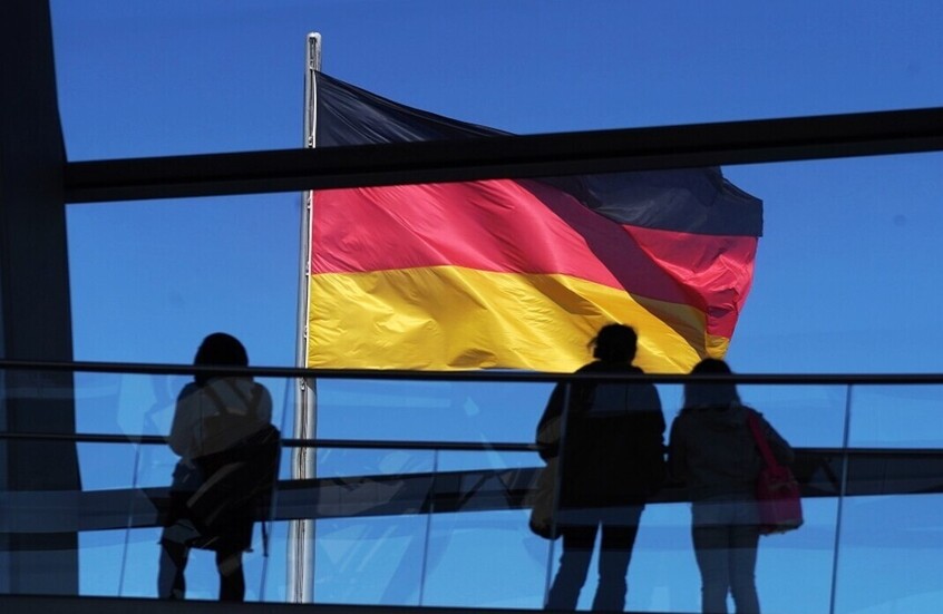 زعيمة حزب ألماني تصف قرار ميرتس حظر تصدير الأسلحة "لإسرائيل"بالمهزلة