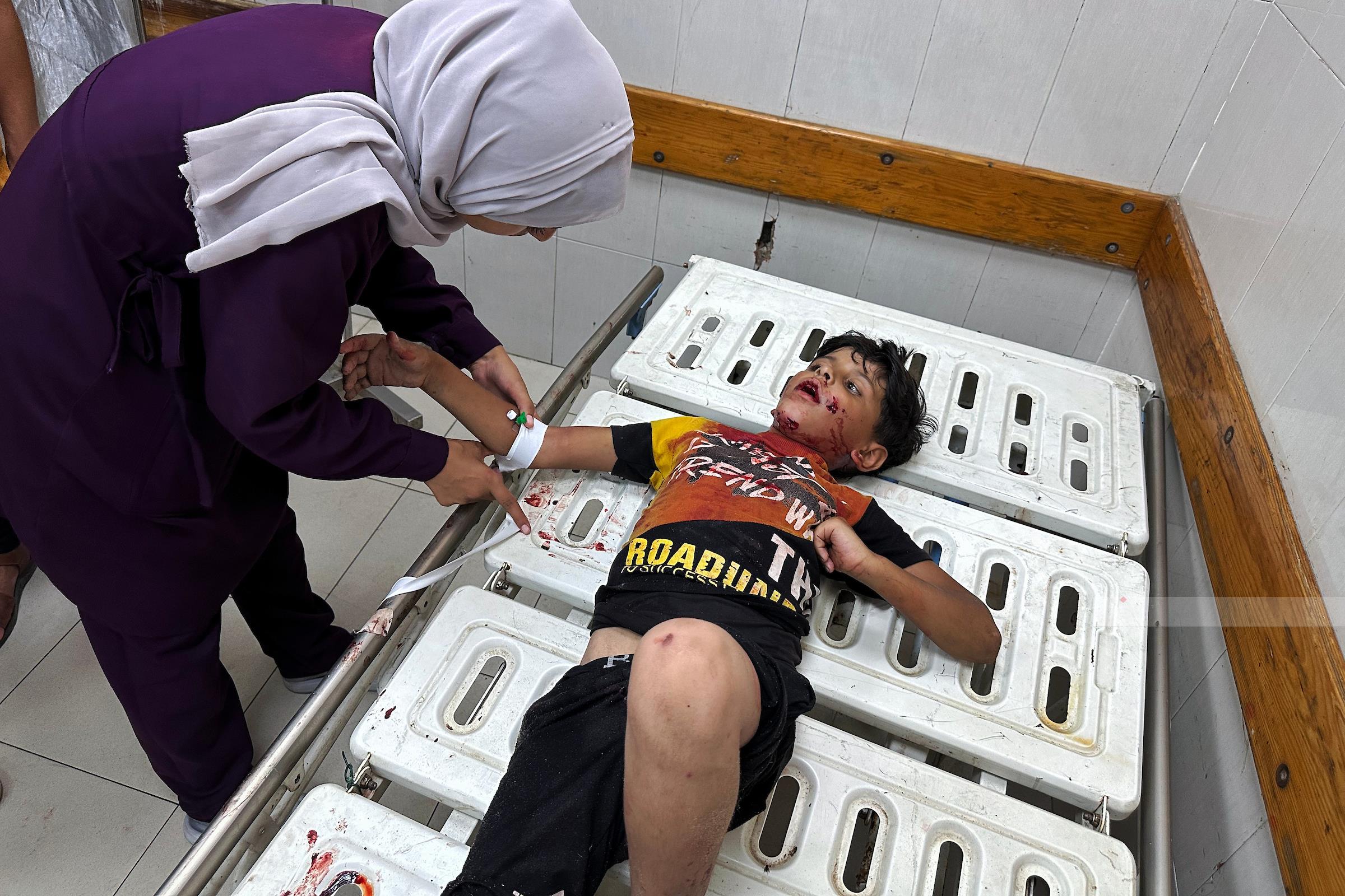 استشهاد 112 فلسطينياً بنيران جيش العدو الإسرائيلي في قطاع غزة منذ الفجر