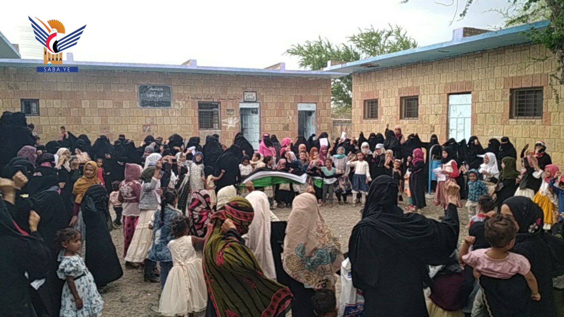  تعز.. وقفات نسائية بذكرى مجزرة تنومة