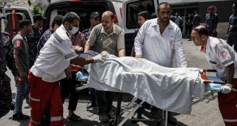   استشهاد خمسة فلسطينيين بينهم طفلة إثر قصف العدو مدينتي دير البلح ورفح