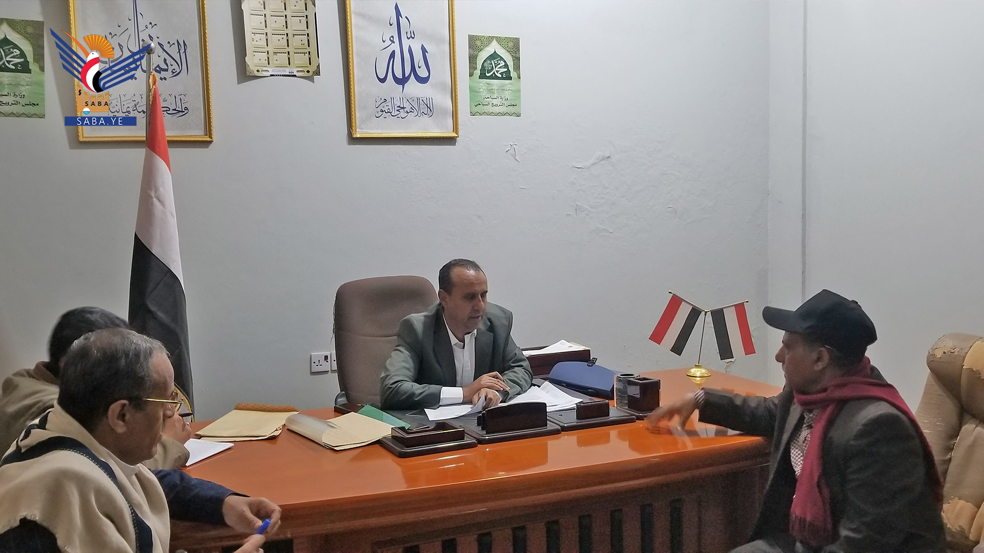 وزير الثقافة والسياحة يناقش مع قيادات القطاعات سير العمل في الوزارة