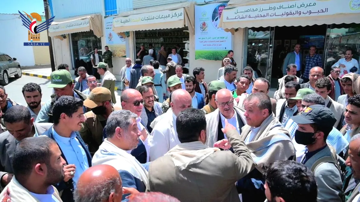 النعيمي يطلع على مهرجان البلدة الطيبة للمنتجات الزراعية المحلية