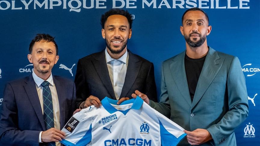 مارسيليا يعلن تعاقده مع المهاجم الغابوني المخضرم أوباميانغ