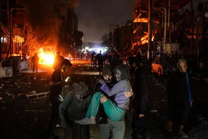 استشهاد 20 مواطناً إيرانياً في عدوان أمريكي صهيوني على ميدان في طهران