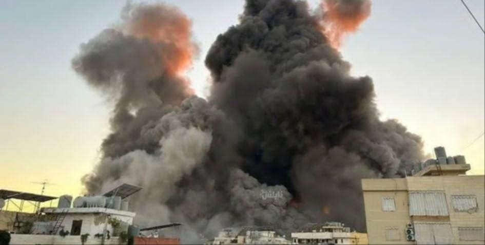 عدوان إسرائيلي على الحديدة.. ومصدر يمني: لن نوقف عملياتنا عدوان إسرائيلي على الحديدة.. ومصدر يمني: لن نوقف عملياتنا