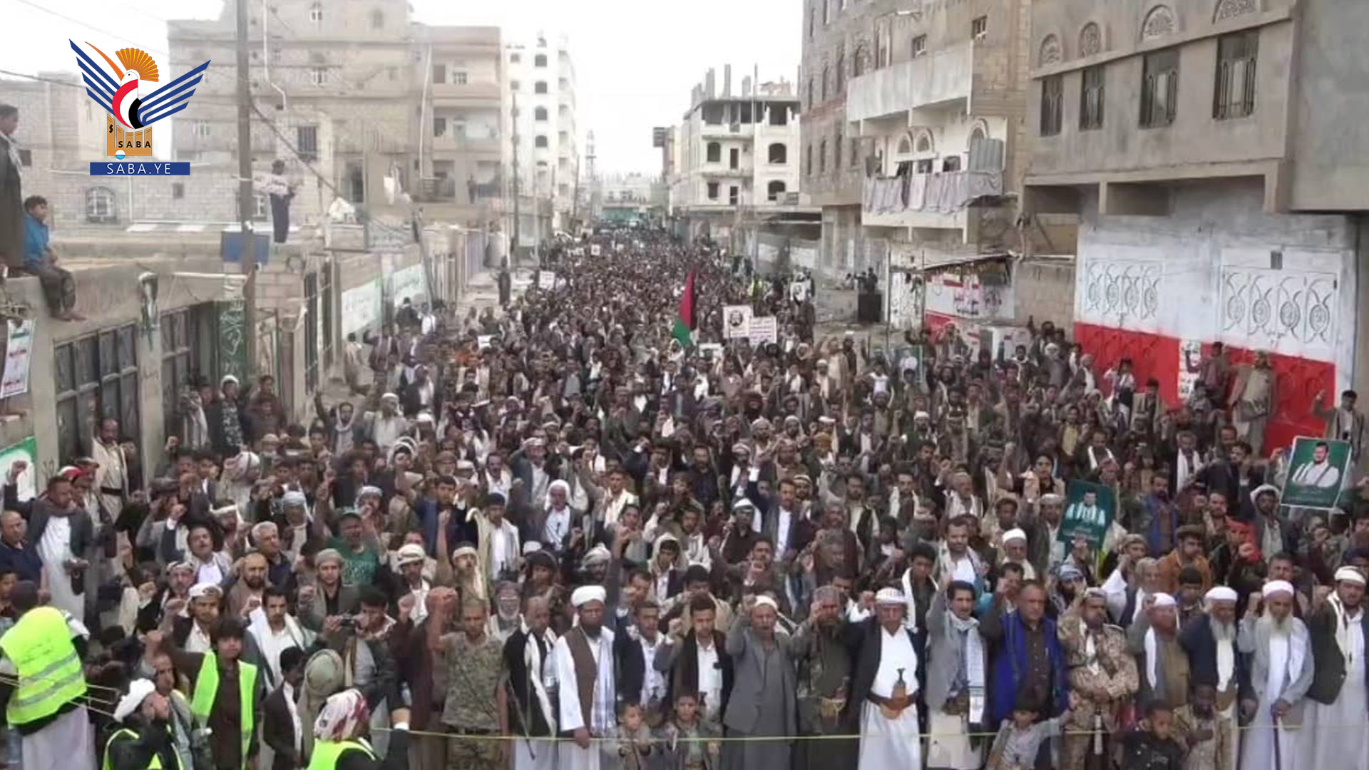 مسيرات حاشدة بالبيضاء تحت شعار "ثابتون مع غزة وإيران ضد الإجرام الصهيوأمريكي"