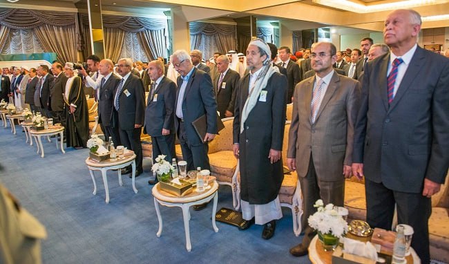 عبدة المال لا يصلحون للحكم والسياسة 