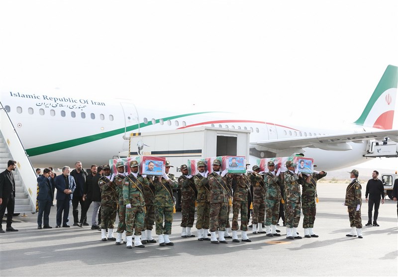 نقل جثمان الرئيس الإيراني إلى مدينة مشهد لمواراته الثرى