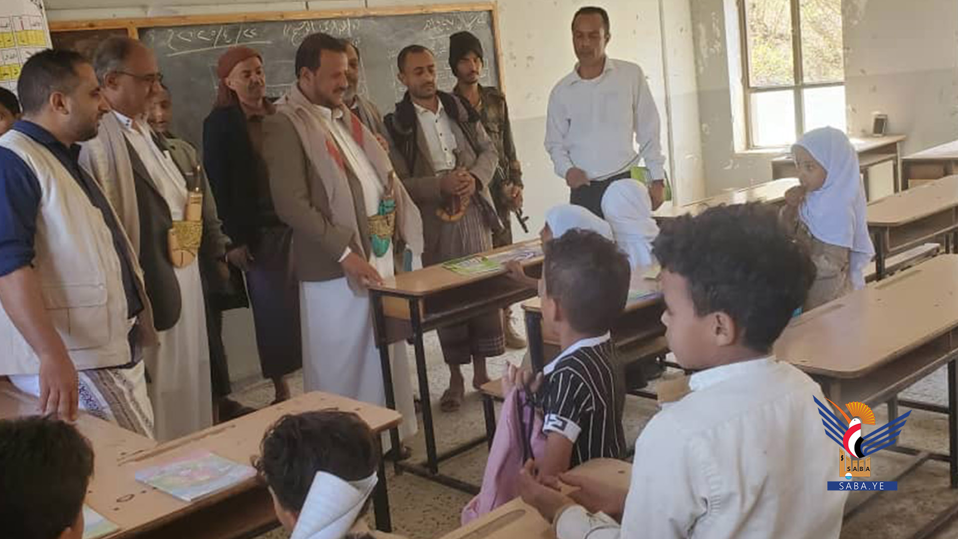 وكيل محافظة تعز يطلّع على أنشطة الدورة الصيفية بمركز الصماد في جبل حبشي