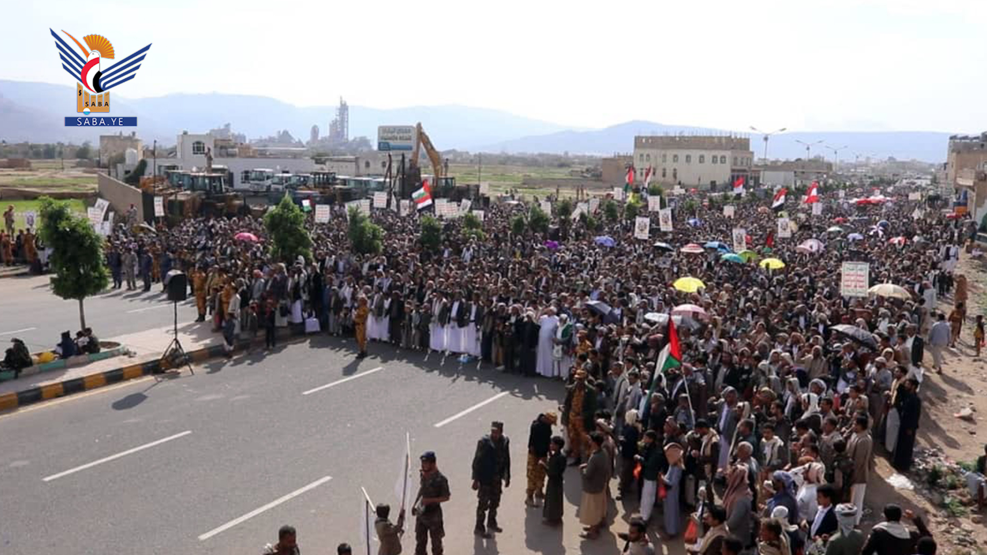 أبناء عمران يحتشدون في 42 ساحة بمسيرات "معركة جهاد.. ومحور واحد.. مع غزة حتى النصر"