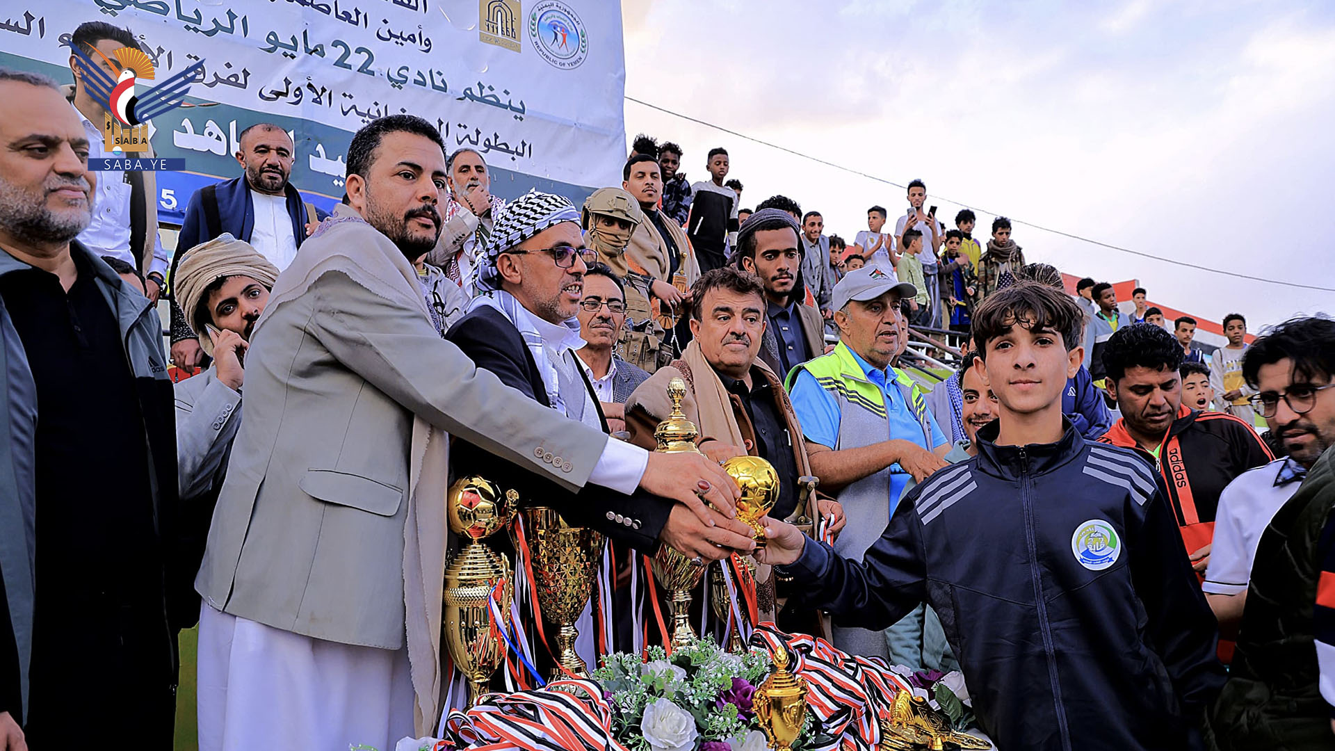 نائب وزير الشباب يُكرّم الفائزين في البطولة الرمضانية لفئتي الأشبال والبراعم بنادي 22 مايو بصنعاء