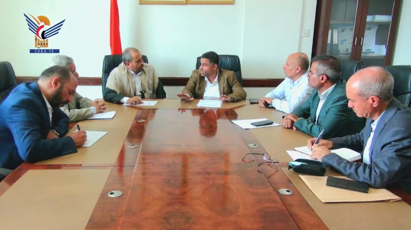 مناقشة جوانب التنسيق بين وزارتي الخارجية والكهرباء والمياه