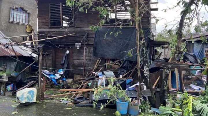 إعصار كالمايغي يغرق وسط الفلبين ويخلف عشرات القتلى ومئات آلاف النازحين