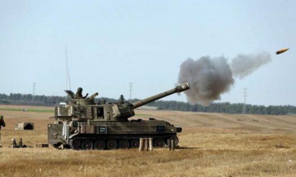 قوات العدو الإسرائيلي تطلق قذائف في جنوبي سوريا ضمن مناورات داخل الجولان المحتل قوات العدو الإسرائيلي تطلق قذائف في جنوبي سوريا ضمن مناورات داخل الجولان المحتل