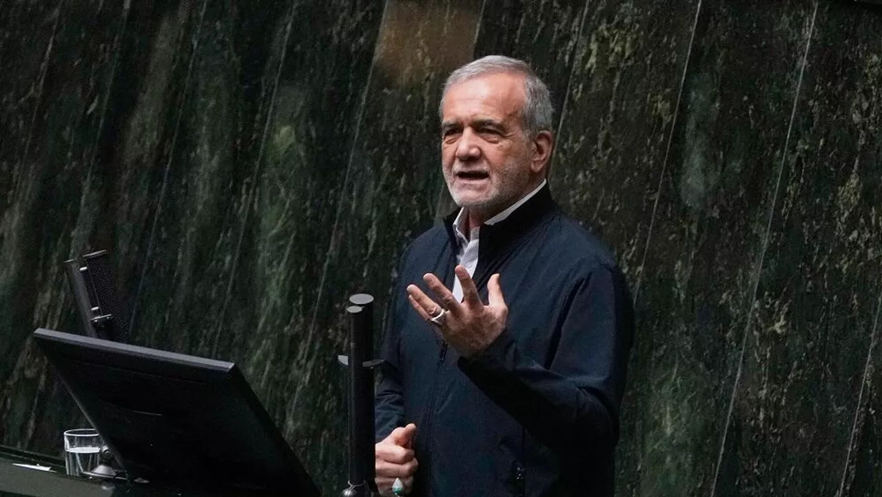 الرئيس الإيراني يصف الهجوم على مدرسة للبنات في مدينة ميناب بالعمل اللاإنساني