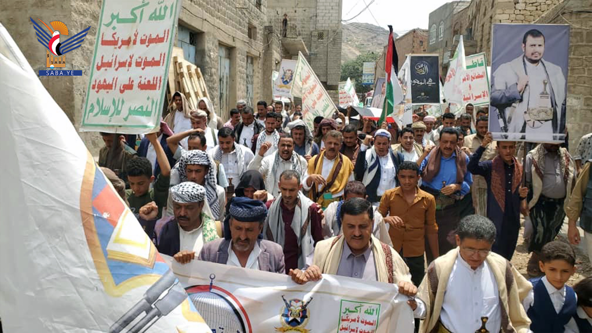   ثمان مسيرات في ذمار بعنوان "لا عزة لشعوب الأمة دون الانتصار لغزة"