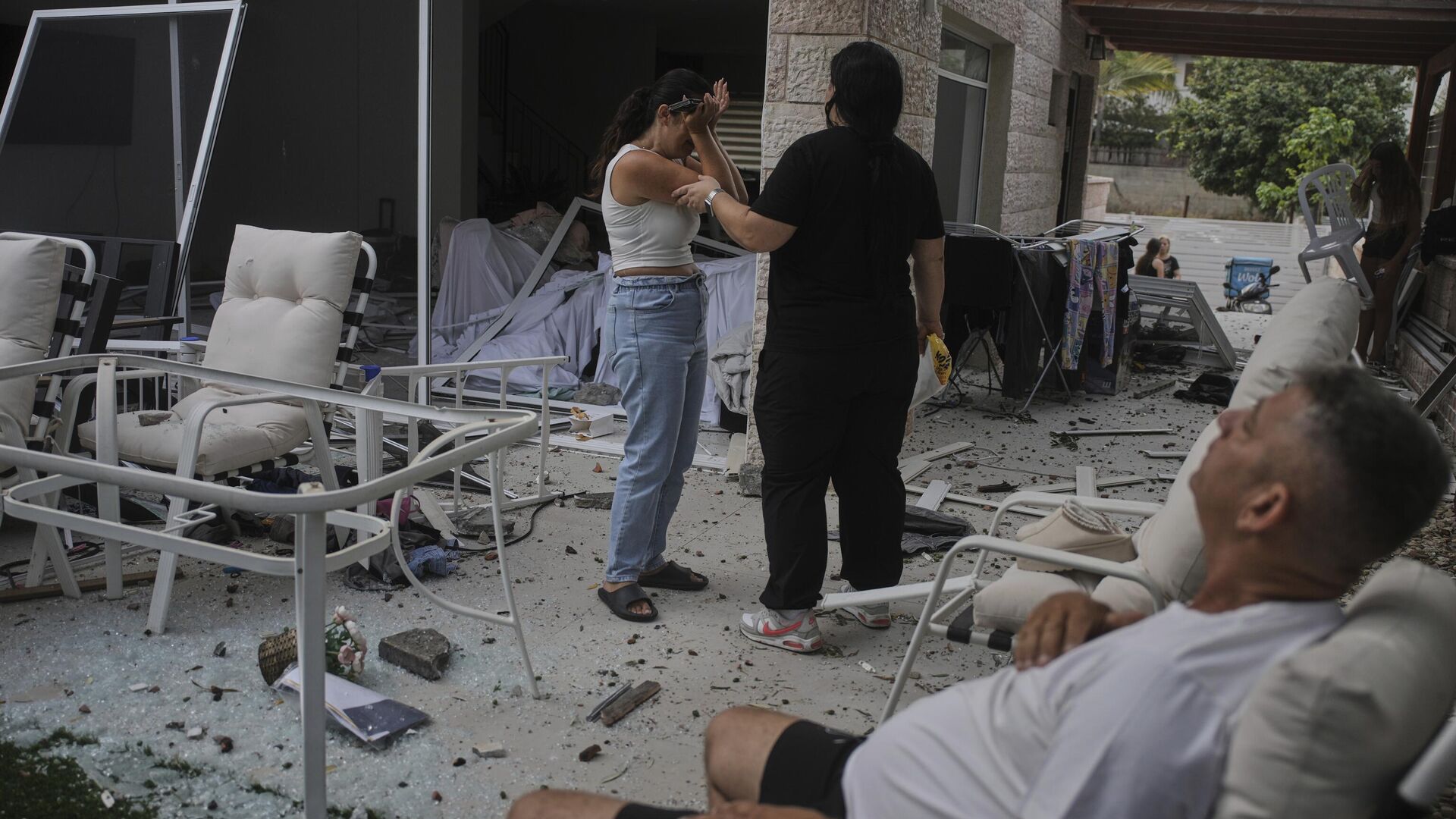 العدو الإسرائيلي : إصابة أكثر من 800 شخص جراء الهجمات الصاروخية الإيرانية