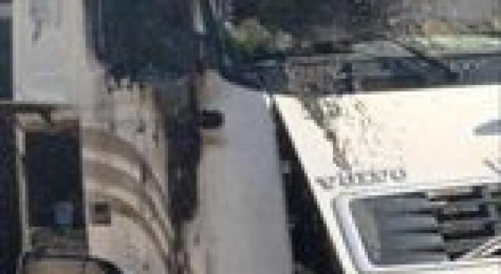مستوطنون صهاينة يحرقون شاحنة شمال رام الله