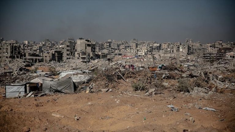 العدو الاسرائيلي يقصف عدة مناطق شرق وجنوب قطاع غزة