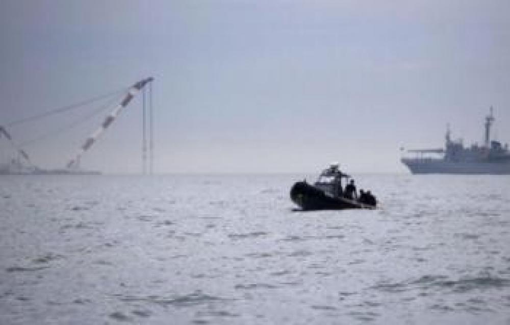 العدو الصهيوني يعتقل خمسة صيادين فلسطينيين قبالة ميناء غزة