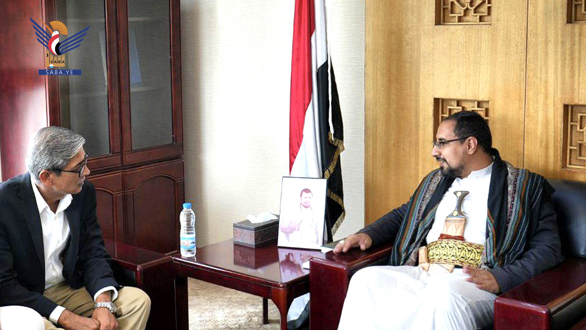 ممثل منظمة الإغاثة الإسلامية يقدّم واجب العزاء في استهداف رئيس الوزراء ورفاقه