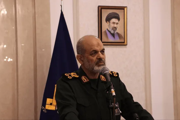 قائد "الثوري الإيراني": قواتنا المسلحة ألحقت هزيمة بالجيش الأكثر تسليحاً في العالم