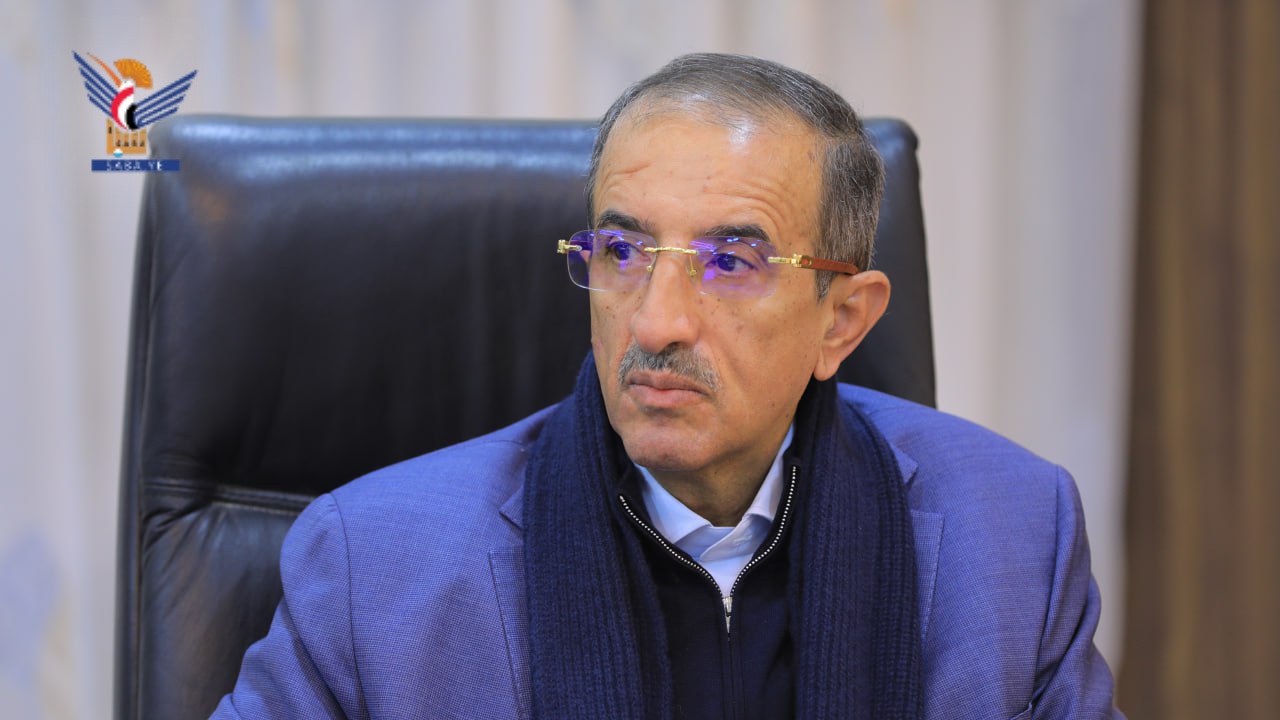 الفريق الرويشان يهنئ قائد الثورة والرئيس المشاط بحلول شهر رمضان