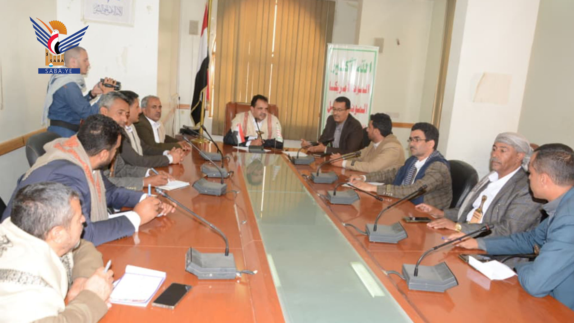 مناقشة أوضاع المصانع المتعثرة في مديريات طوق صنعاء