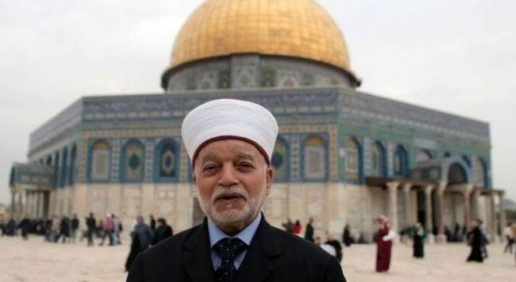 العدو الإسرائيلي يُبعد مفتي القدس أسبوعاً عن المسجد الأقصى