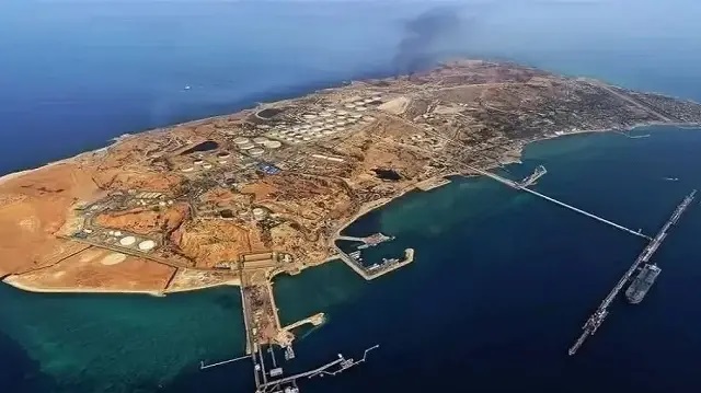 "تسنيم": رسو ناقلات نفط عملاقة في جزيرة خارك الإيرانية بالخليج الفارسي