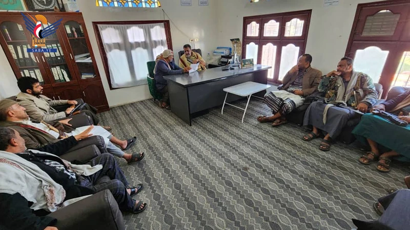 مناقشة أنشطة مكتب الاقتصاد والصناعة والإستثمار في البيضاء