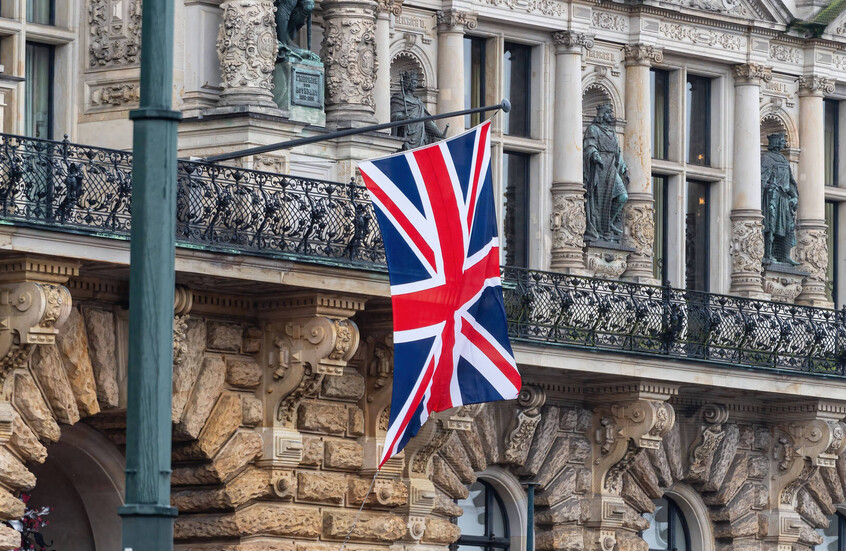  الدفاع البريطانية: تقديم مساعدات عسكرية لأوكرانيا بقيمة 66.7 مليار دولار