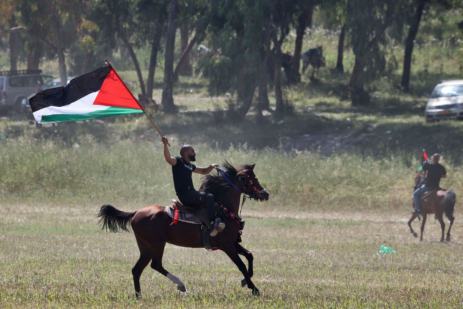 آلاف الفلسطينيين يشاركون بمسيرة العودة في ذكرى النكبة الـ76