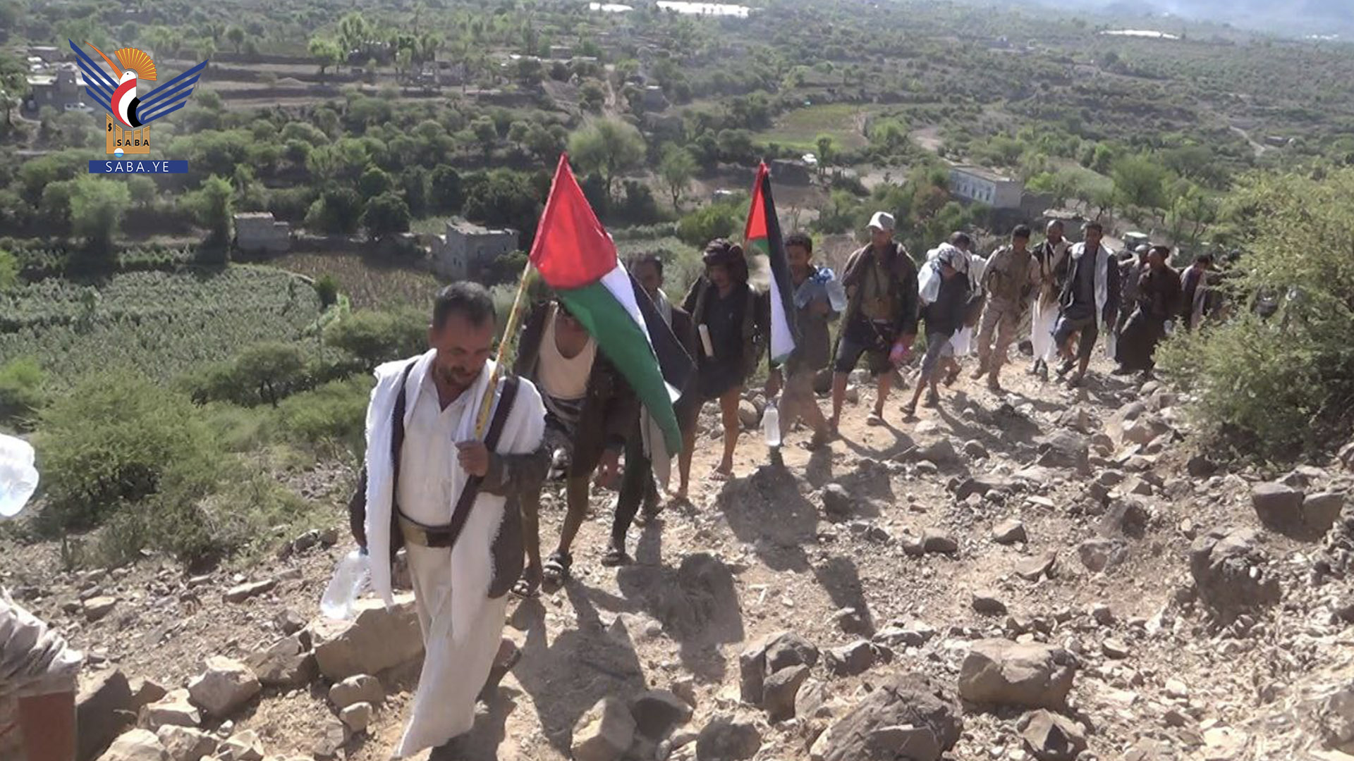 إب.. مسير ومناورة ووقفة لخريجي دورات التعبئة بعزلتي بني سرحة وجبل عقد بالمخادر