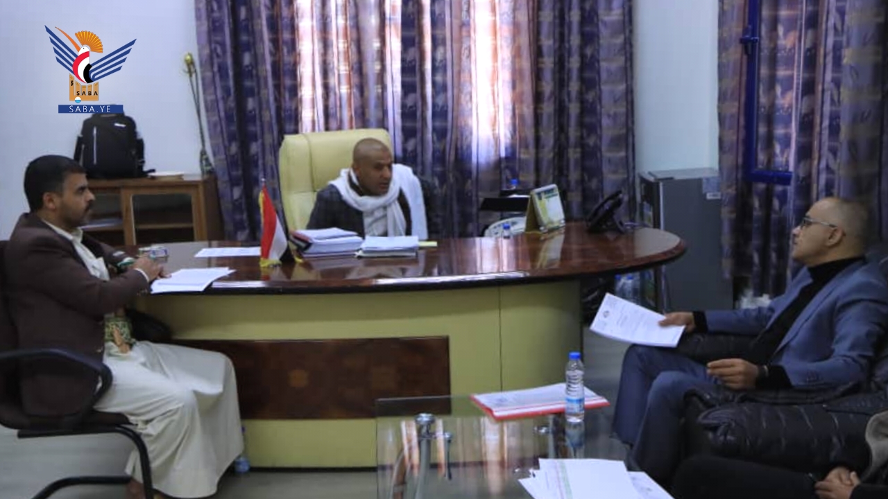  مناقشة نتائج فريق تطبيق مدونة السلوك الوظيفي في وحدات القطاع النفطي 