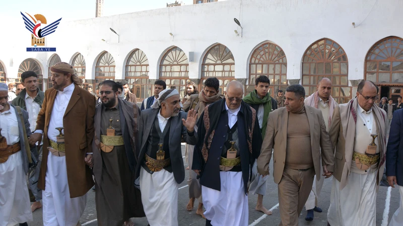 عضو السياسي النعيمي يزور معالم مدينة صنعاء القديمة