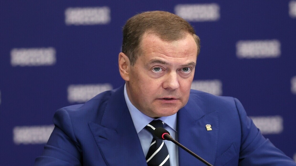 مدفيديف: أي محاولات من قبل الناتو لتهديد حدود روسيا ستواجه رداً حازماً