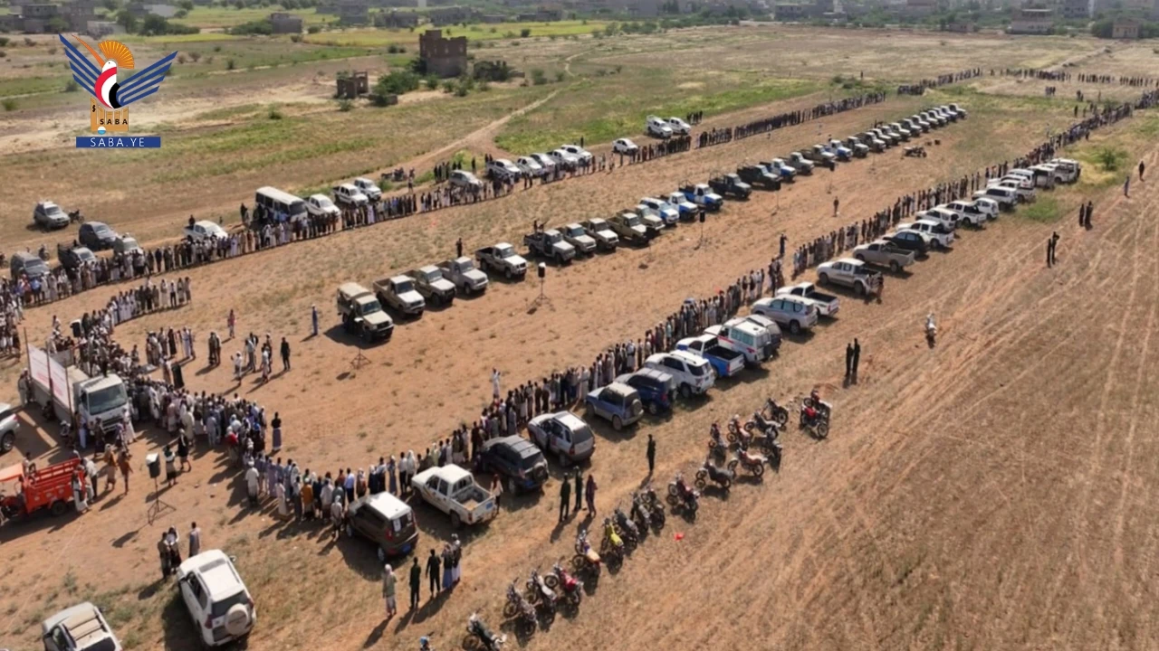 وقفة لقبائل المديريات الشرقية بالحديدة وفاءً للشهداء وتأكيدًا على استمرار التعبئة
