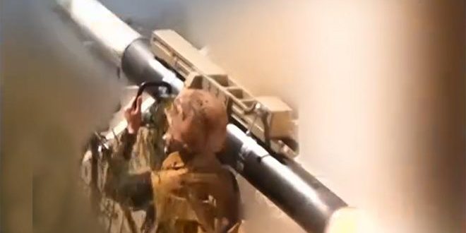 المقاومة اللبنانية تستهدف دبابة للعدو الصهيوني في موقع حدب يارين