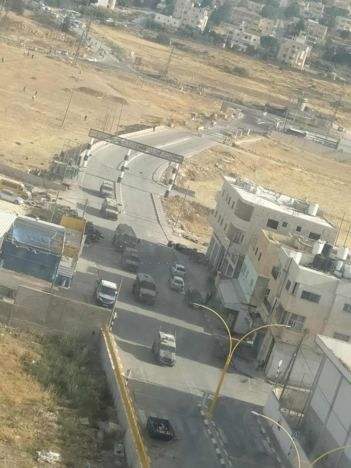 العدو الصهيوني يصيب ويعتقل عدد من الفلسطينيين خلال اقتحاماته مدن وبلدات بالضفة الغربية