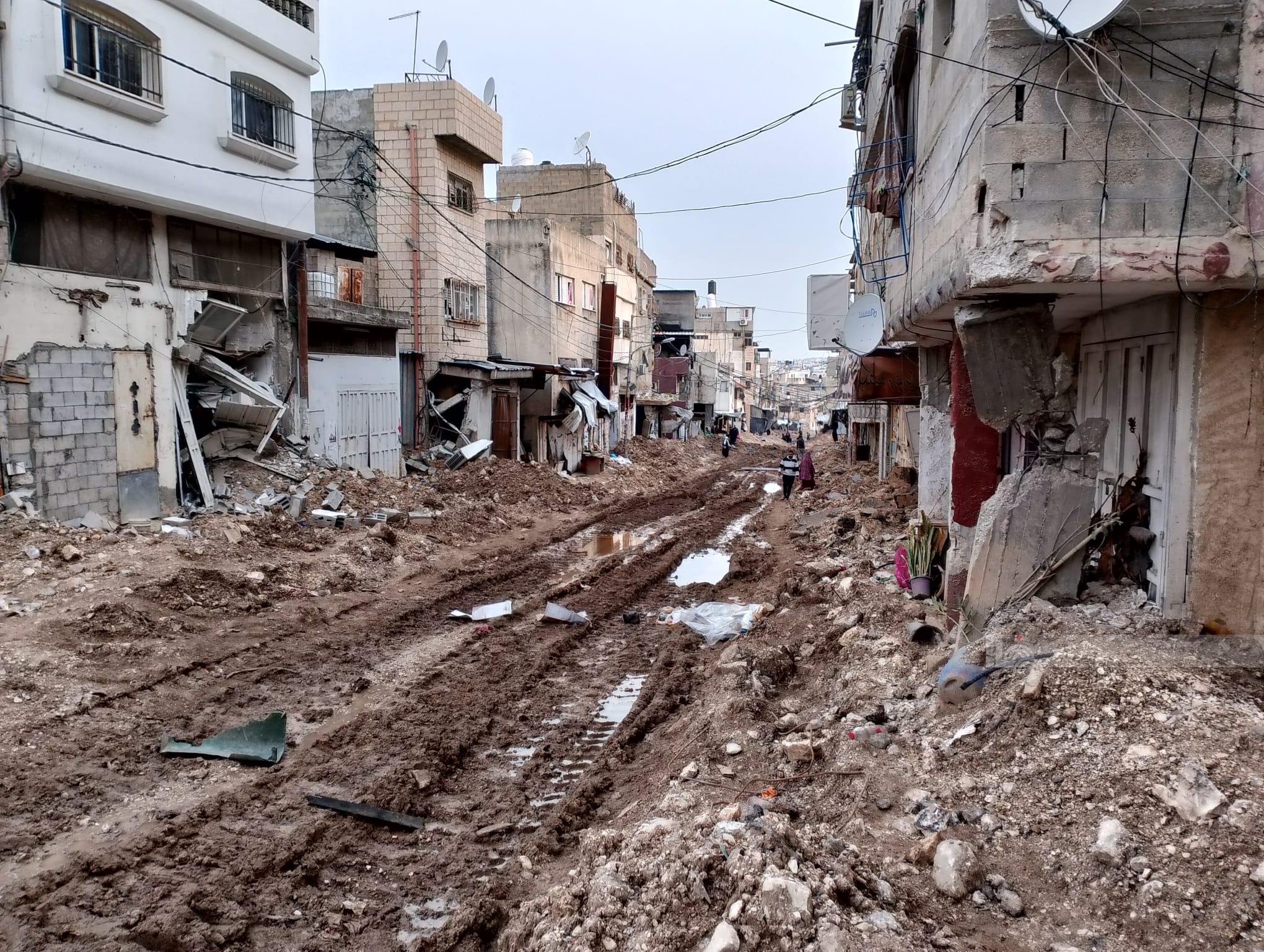 العدوان الإسرائيلي على مدينة طولكرم ومخيميها يدخل يومه الـ80: تصعيد ميداني مستمر وسط مداهمات واعتقالات ونزوح قسري