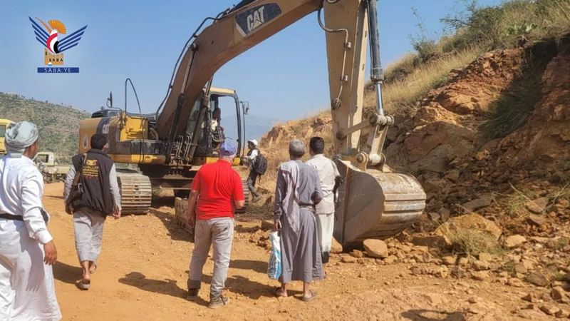 تدشين أعمال توسعة طريق وادي سماع القلة بمديرية الخبت في المحويت